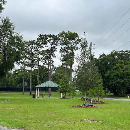Pool Home Sleeps 6 With Large Fenced Yard Jacksonville Exterior foto